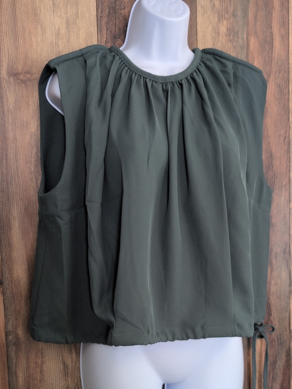 Zenana Outfitters Olive Green Sleeveless Gathered Neck Blouse L T266